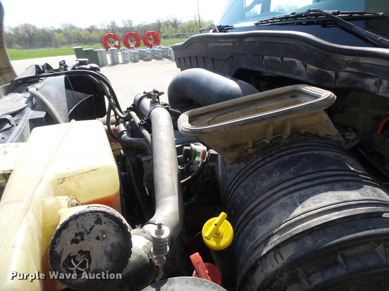 image for item DA3461 2008 International 7400 bucket truck