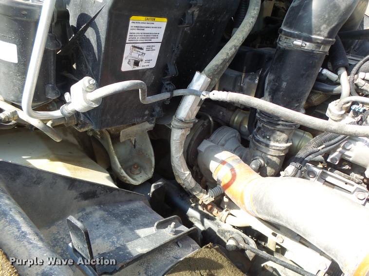 image for item DA3461 2008 International 7400 bucket truck