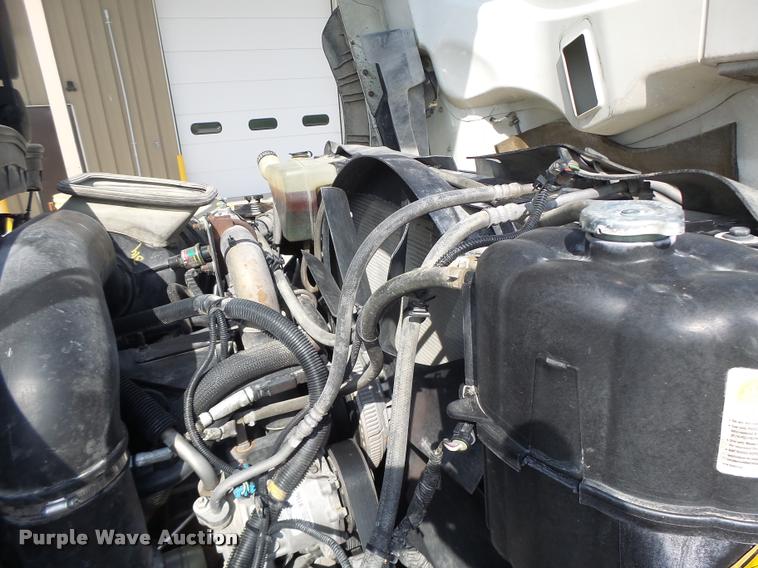 image for item DA3461 2008 International 7400 bucket truck