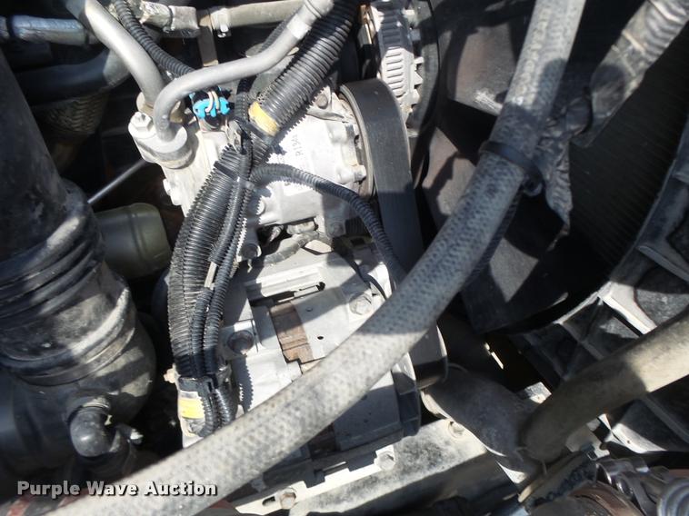 image for item DA3461 2008 International 7400 bucket truck