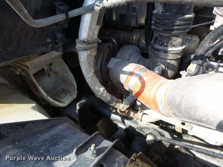 image for item DA3461 2008 International 7400 bucket truck