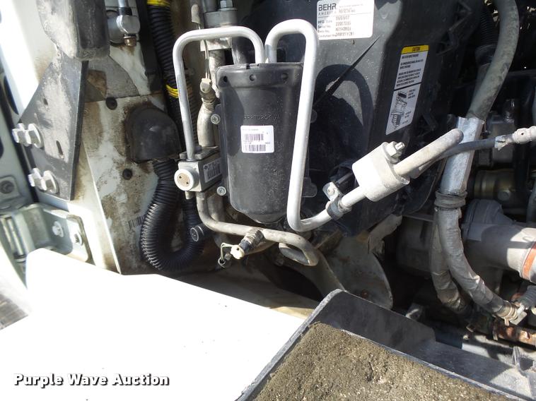 image for item DA3461 2008 International 7400 bucket truck