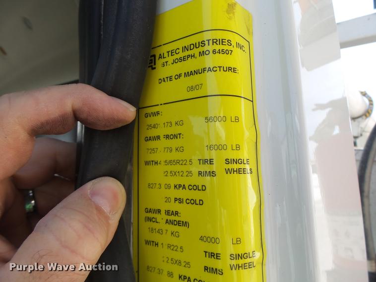 image for item DA3461 2008 International 7400 bucket truck