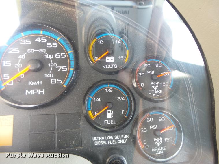 image for item DA3461 2008 International 7400 bucket truck