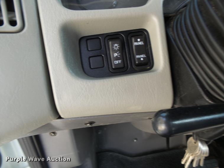 image for item DA3461 2008 International 7400 bucket truck