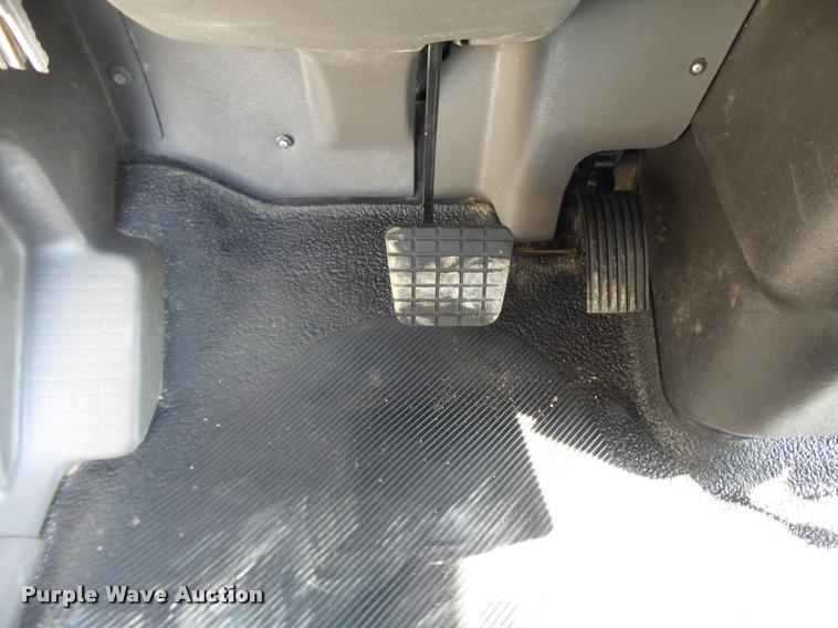 image for item DA3461 2008 International 7400 bucket truck