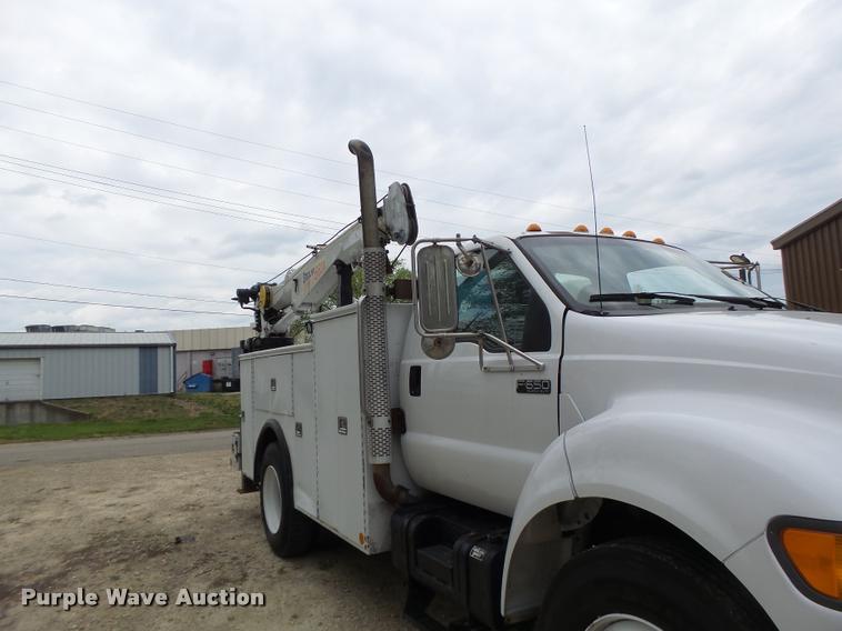 image for item DA3465 2002 Ford F650 service truck with crane