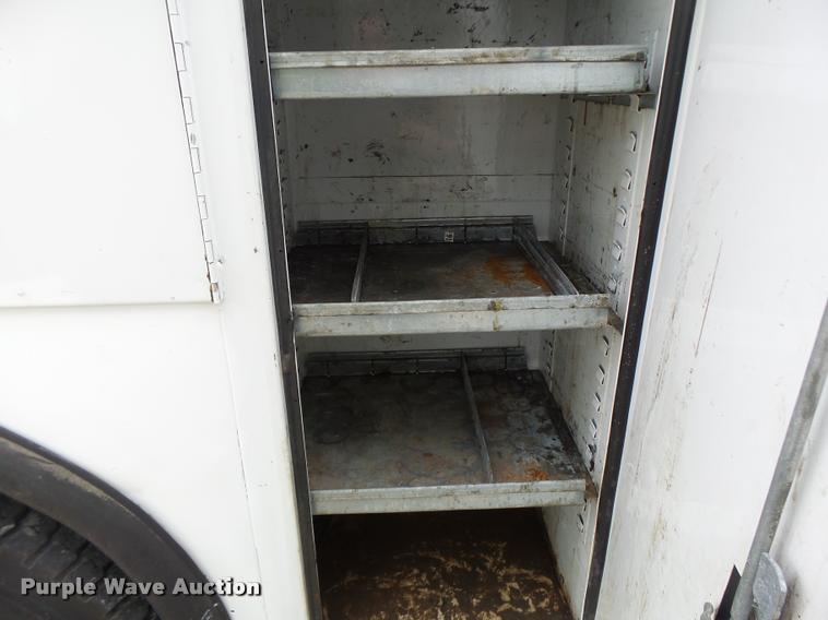 image for item DA3465 2002 Ford F650 service truck with crane