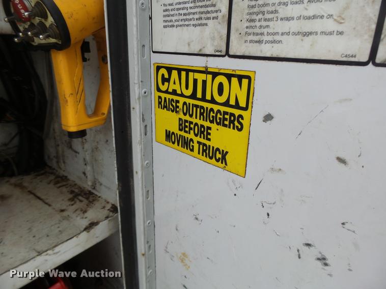 image for item DA3465 2002 Ford F650 service truck with crane