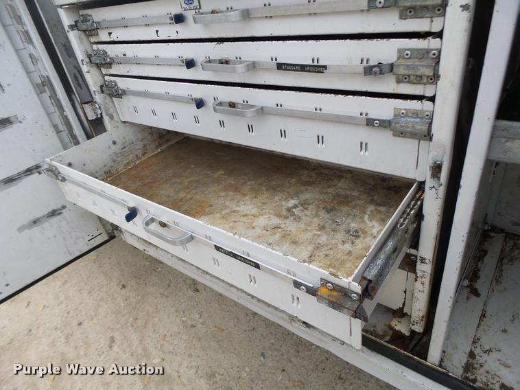 image for item DA3465 2002 Ford F650 service truck with crane