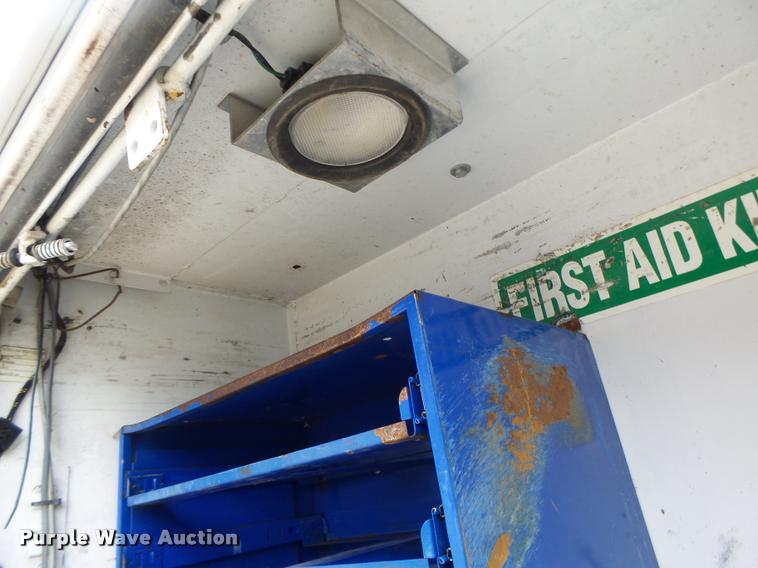 image for item DA3465 2002 Ford F650 service truck with crane