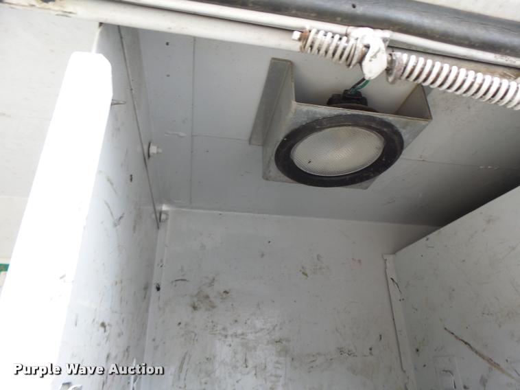 image for item DA3465 2002 Ford F650 service truck with crane