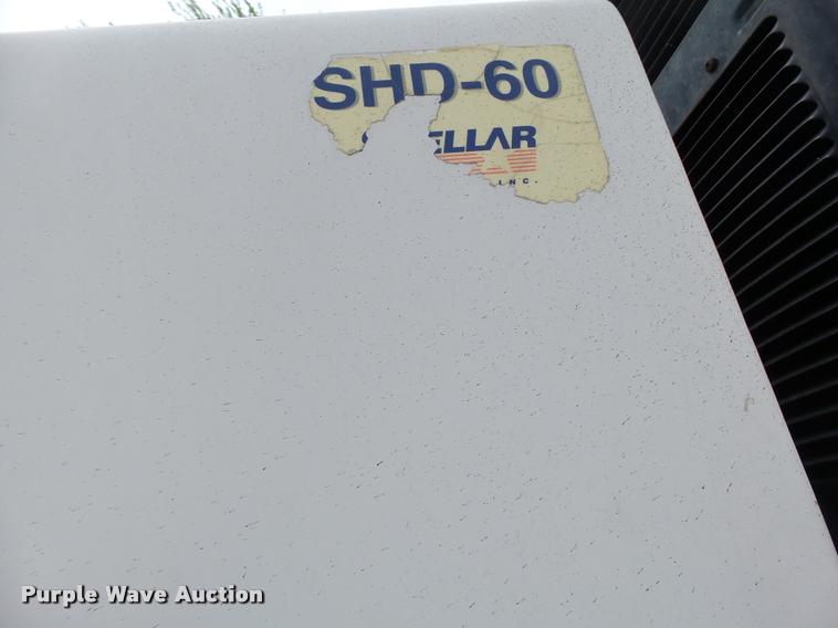 image for item DA3465 2002 Ford F650 service truck with crane