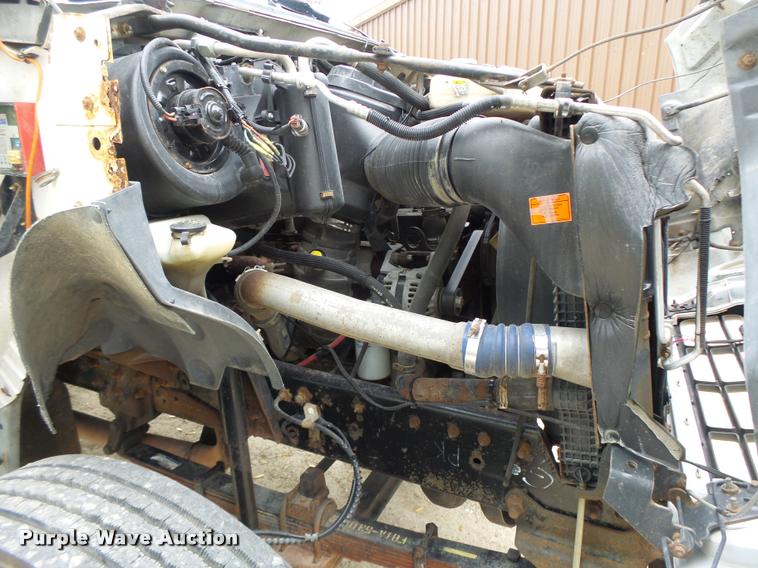 image for item DA3465 2002 Ford F650 service truck with crane