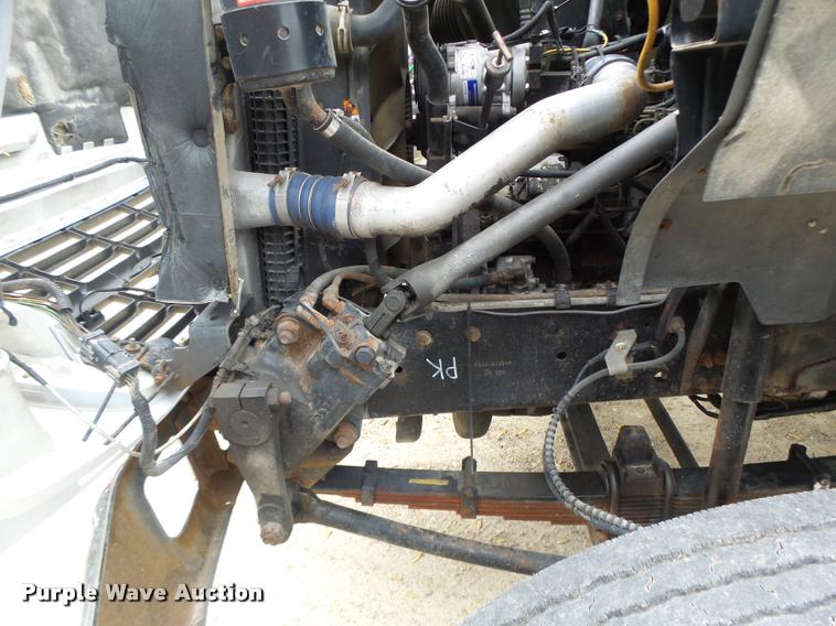 image for item DA3465 2002 Ford F650 service truck with crane