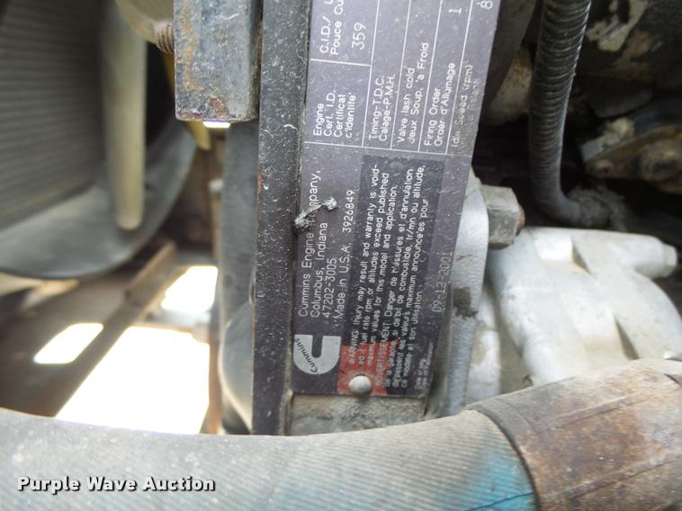 image for item DA3465 2002 Ford F650 service truck with crane