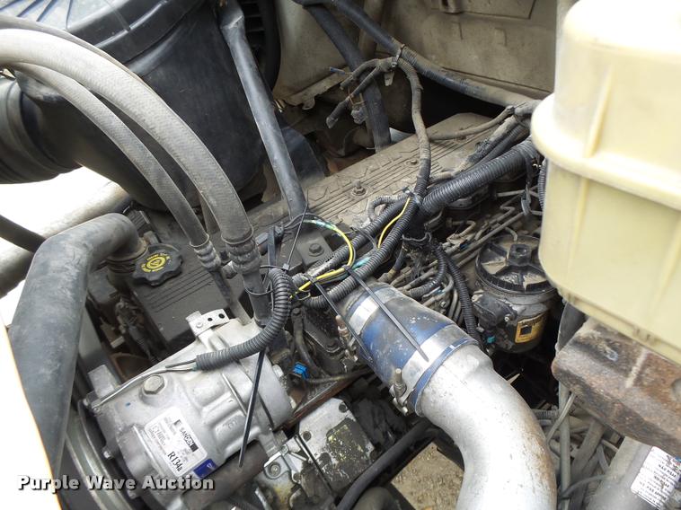 image for item DA3465 2002 Ford F650 service truck with crane