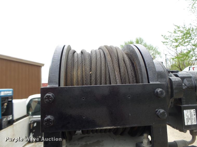 image for item DA3465 2002 Ford F650 service truck with crane