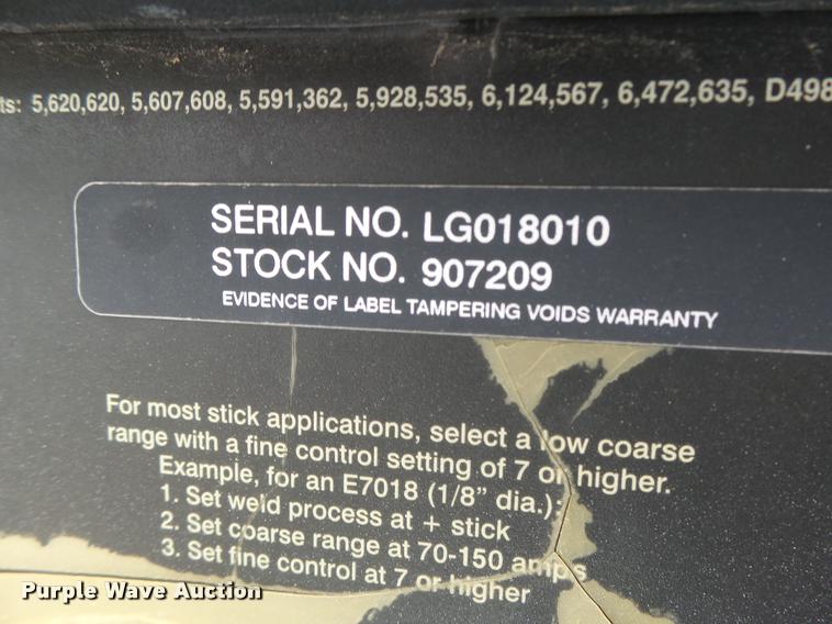 image for item DA3465 2002 Ford F650 service truck with crane