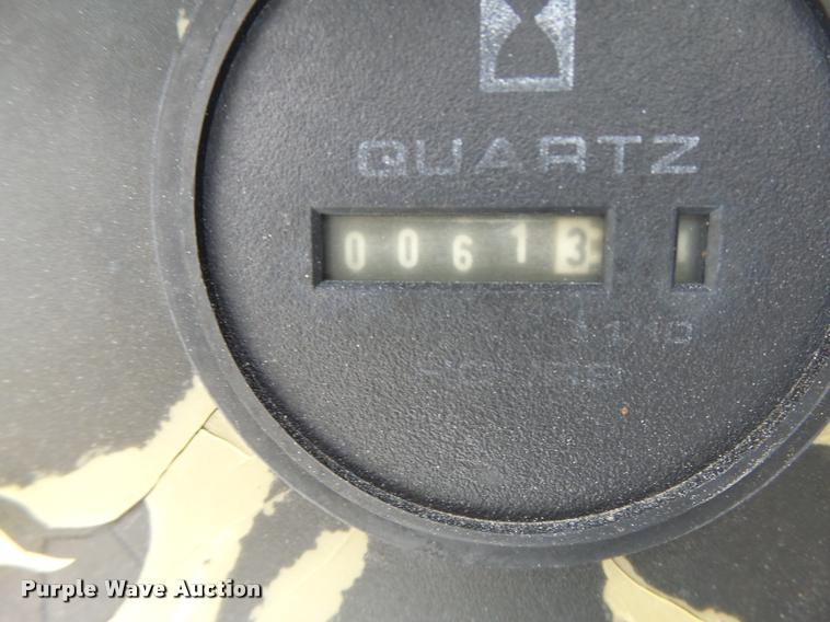 image for item DA3465 2002 Ford F650 service truck with crane