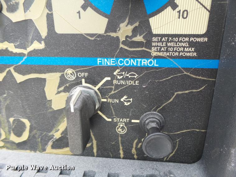 image for item DA3465 2002 Ford F650 service truck with crane