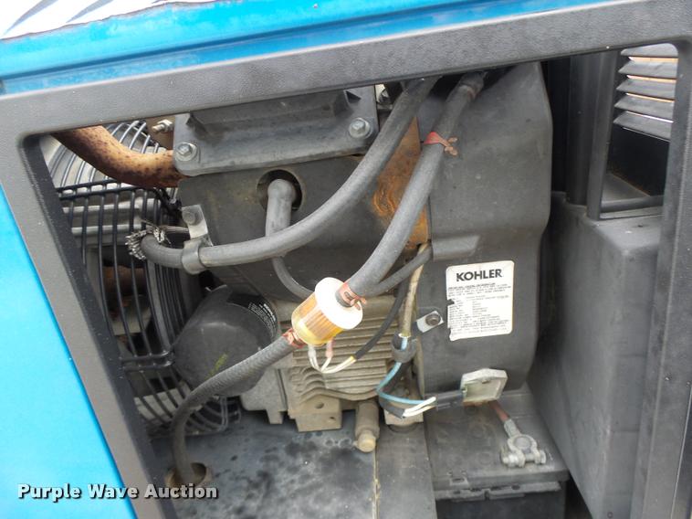 image for item DA3465 2002 Ford F650 service truck with crane