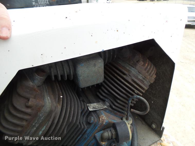 image for item DA3465 2002 Ford F650 service truck with crane