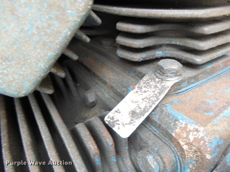 image for item DA3465 2002 Ford F650 service truck with crane