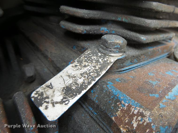 image for item DA3465 2002 Ford F650 service truck with crane