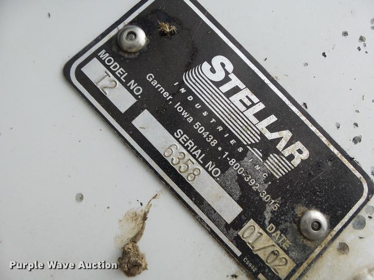 image for item DA3465 2002 Ford F650 service truck with crane