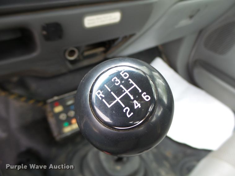 image for item DA3465 2002 Ford F650 service truck with crane