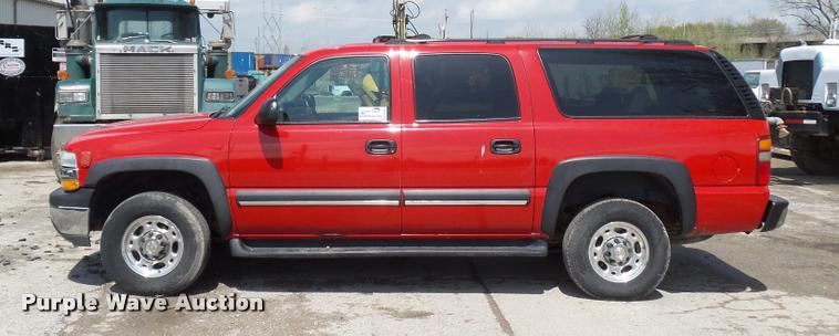 image for item DA4925 2003 Chevrolet Suburban 2500 SUV