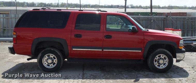 image for item DA4925 2003 Chevrolet Suburban 2500 SUV