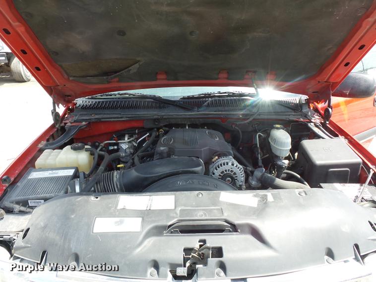 image for item DA4925 2003 Chevrolet Suburban 2500 SUV