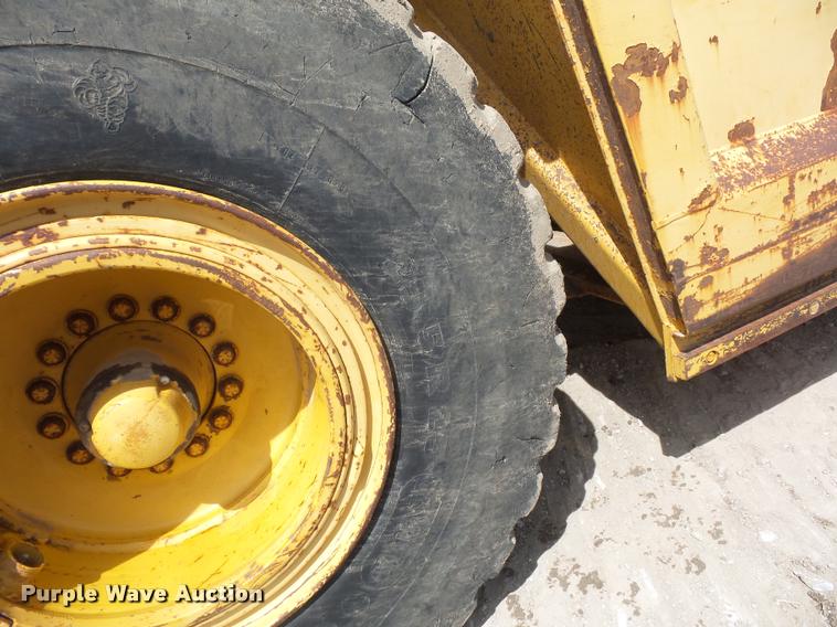 image for item DA4941 1993 John Deere 762B elevating scraper