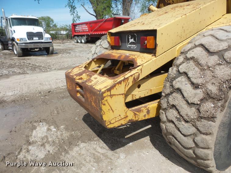 image for item DA4941 1993 John Deere 762B elevating scraper