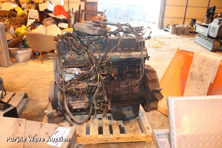 image for item DA4962 International 566 turbo diesel engine