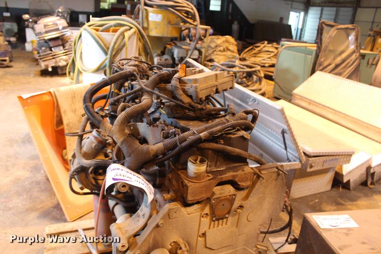 image for item DA4962 International 566 turbo diesel engine