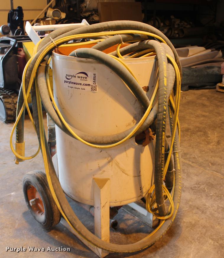 image for item DA4964 1993 Schmidt 65CF sand blaster