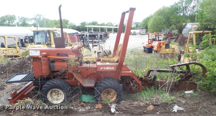 image for item DA6252 Ditch Witch 2300 trencher