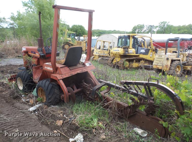 image for item DA6252 Ditch Witch 2300 trencher