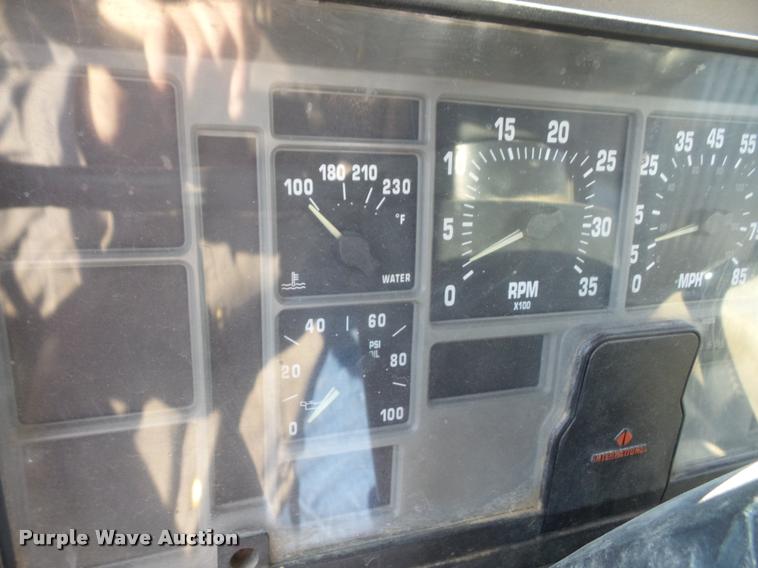 image for item DA6259 1993 International 4900 dump truck