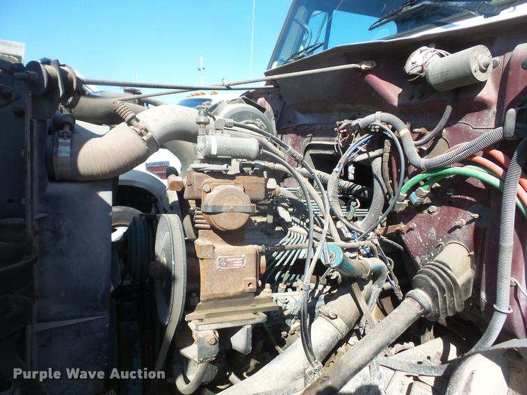 image for item DA6259 1993 International 4900 dump truck