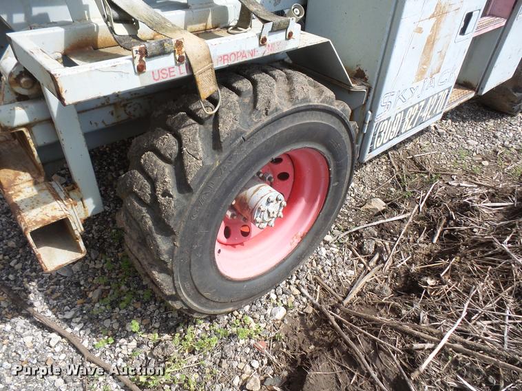 image for item DA8104 1996 Sky Jack SJ8241F scissor lift