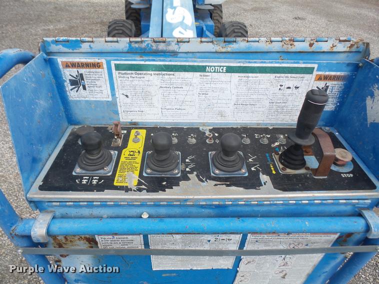 image for item DA8106 1993 Genie S60 boom lift