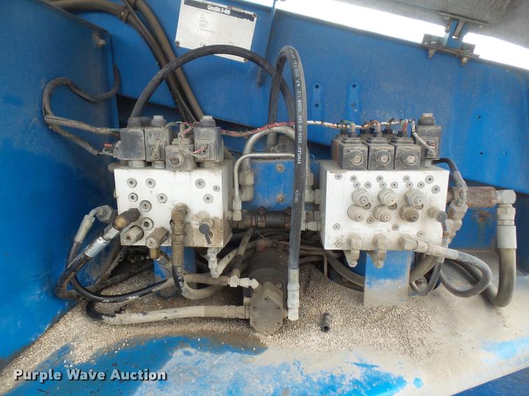 image for item DA8106 1993 Genie S60 boom lift