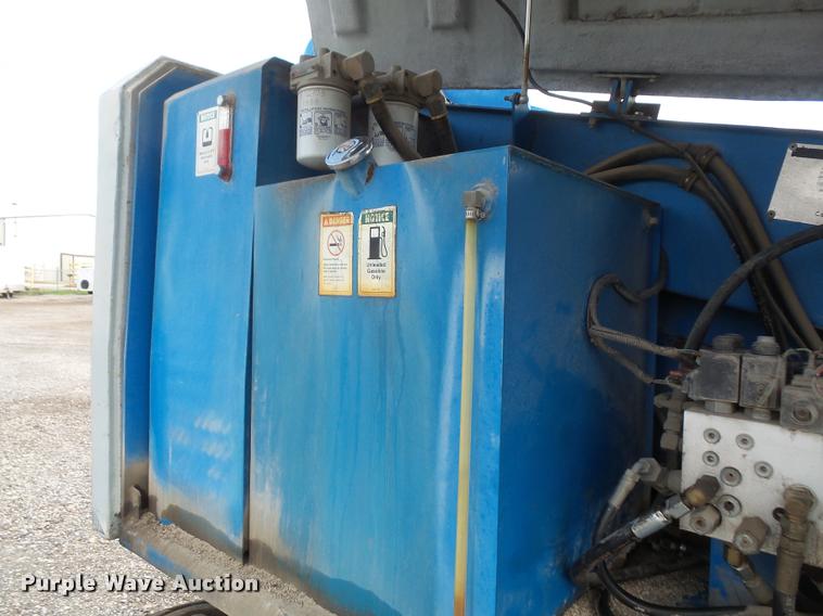 image for item DA8106 1993 Genie S60 boom lift