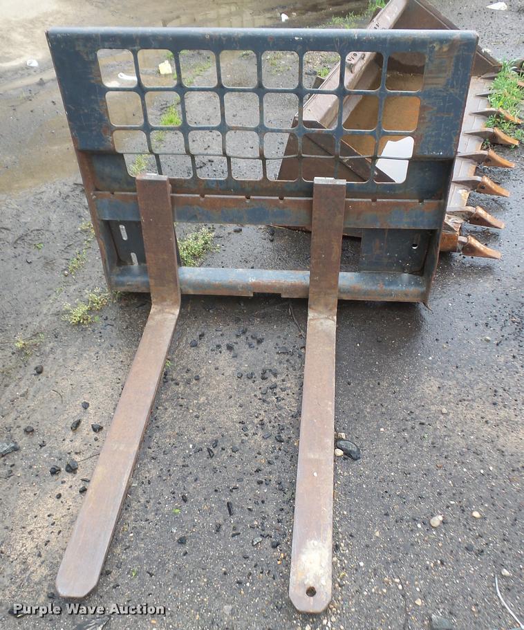 image for item DA8133 Skid steer pallet forks