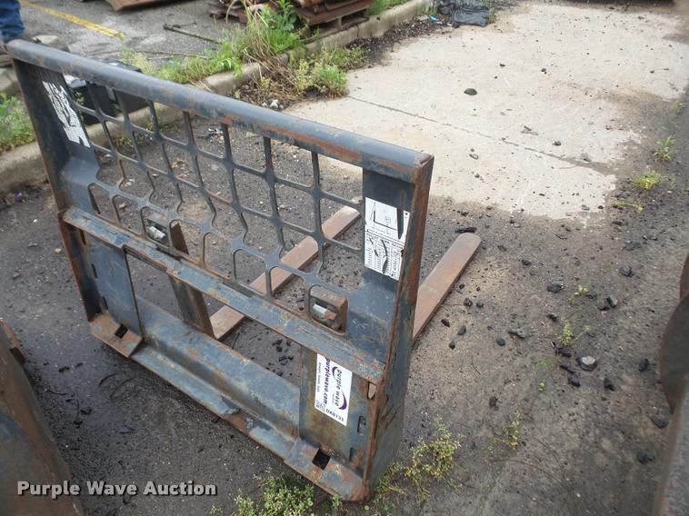 image for item DA8133 Skid steer pallet forks