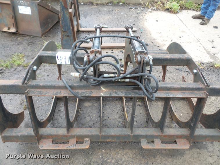 image for item DA8135 Skid steer grapple bucket